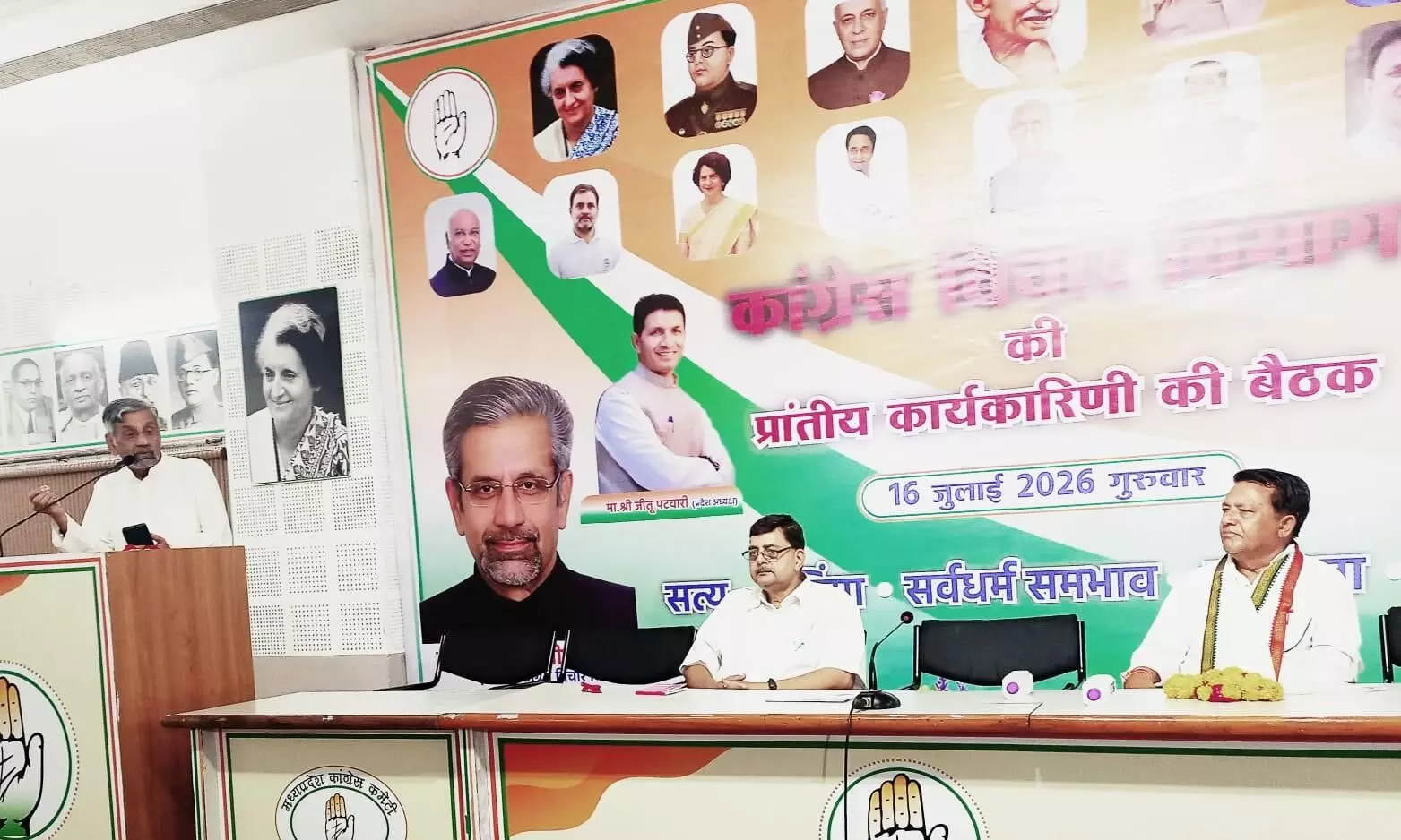 नेहरू ने पुरातन भारत को आधुनिक बनाया, भाजपा ने तो अफवाह तंत्र बनाया - केप्टन डाबर