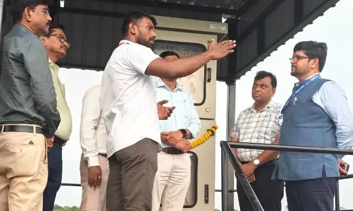 9 गांवों के 1,074 किसानों को दिन में मिलेगी बिजली, काटोल में जिले का पहला 4 मेगावाट सौर ऊर्जा प्रकल्प शुरू 9 गांवों के 1,074 किसानों को दिन में मिलेगी बिजली, काटोल में जिले का पहला 4 मेगावाट सौर ऊर्जा प्रकल्प शुरू