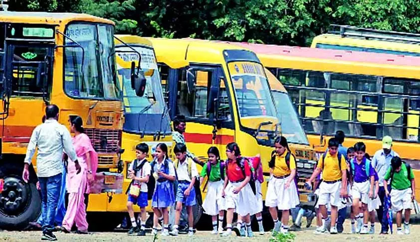 विद्यार्थियों की सुरक्षा पुख्ता करने राज्य में नया स्कूल बस नियम लागू, जीपीएस-सीसीवीटी- पैनिक बटन और सीट बेल्ट अनिवार्य विद्यार्थियों की सुरक्षा पुख्ता करने राज्य में नया स्कूल बस नियम लागू, जीपीएस-सीसीवीटी- पैनिक बटन और सीट बेल्ट अनिवार्य