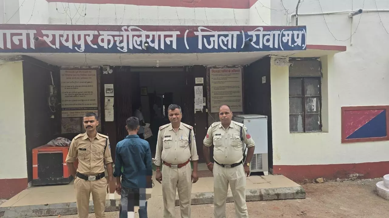 नशीली कैप्सूल बेचने वाला गिरफ्तार नशीली कैप्सूल बेचने वाला गिरफ्तार