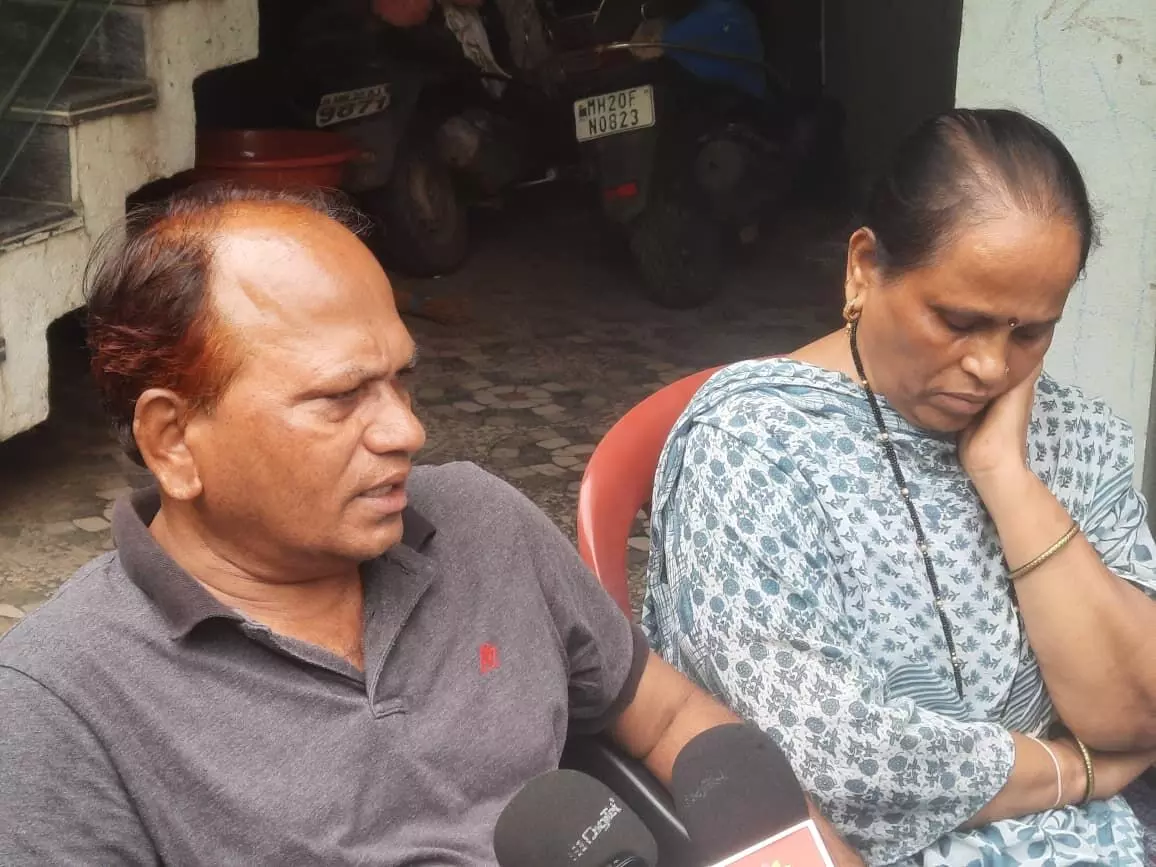 बेटे के समर्थन में दिल्ली जाएंगे अभिजीत दीपके के माता-पिता बेटे के समर्थन में दिल्ली जाएंगे अभिजीत दीपके के माता-पिता