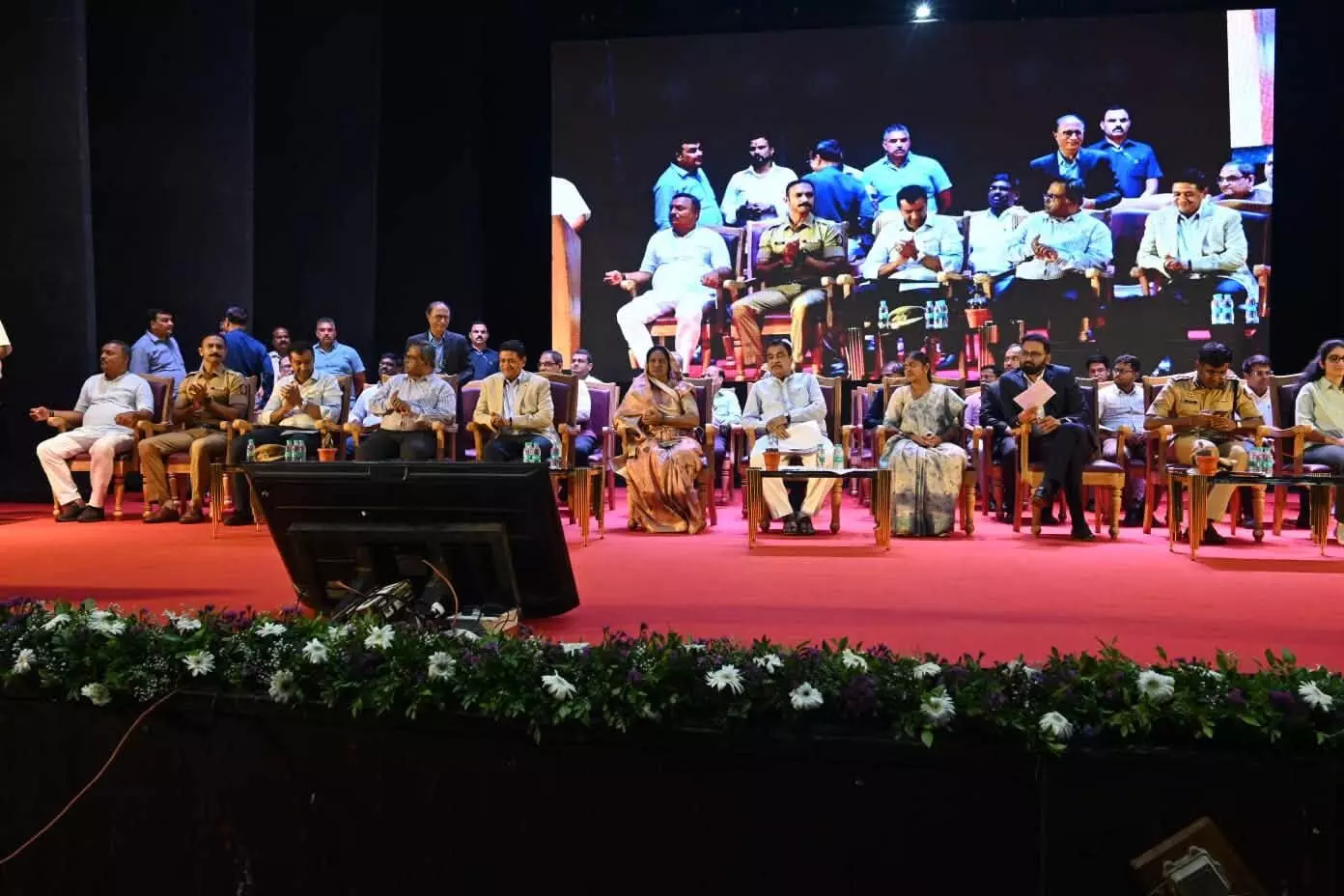 नितिन गडकरी ने खुद खोला फिटनेस सीक्रेट, अमिताभ बच्चन भी कर चुके हैं तारीफ नितिन गडकरी ने खुद खोला फिटनेस सीक्रेट, अमिताभ बच्चन भी कर चुके हैं तारीफ