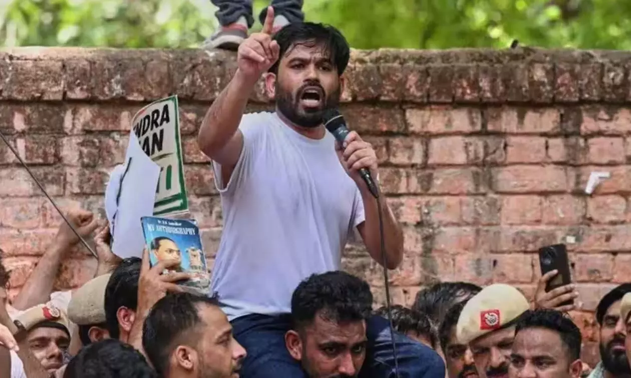 कॉकरोच जनता पार्टी का कल संसद मार्च, सीजेपी ने जारी की गाइडलाइन कॉकरोच जनता पार्टी का कल संसद मार्च, सीजेपी ने जारी की गाइडलाइन