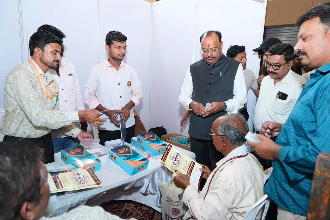 30 लाख रुपये तक की सर्जरी के लिए मिलेगी सरकारी आर्थिक सहायता, पालकमंत्री चंद्रशेखर बावनकुले की घोषणा 30 लाख रुपये तक की सर्जरी के लिए मिलेगी सरकारी आर्थिक सहायता, पालकमंत्री चंद्रशेखर बावनकुले की घोषणा