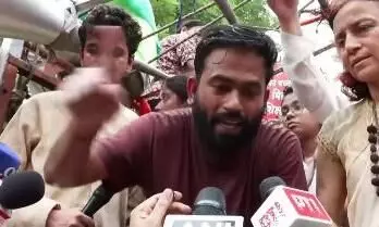 सरकार चाहती है बच्चों का खून बहाया जाए..., सीजेपी प्रदर्शन के बीच फाउंडर दीपके का बड़ा बयान, सरकार पर साधा निशाना सरकार चाहती है बच्चों का खून बहाया जाए..., सीजेपी प्रदर्शन के बीच फाउंडर दीपके का बड़ा बयान, सरकार पर साधा निशाना