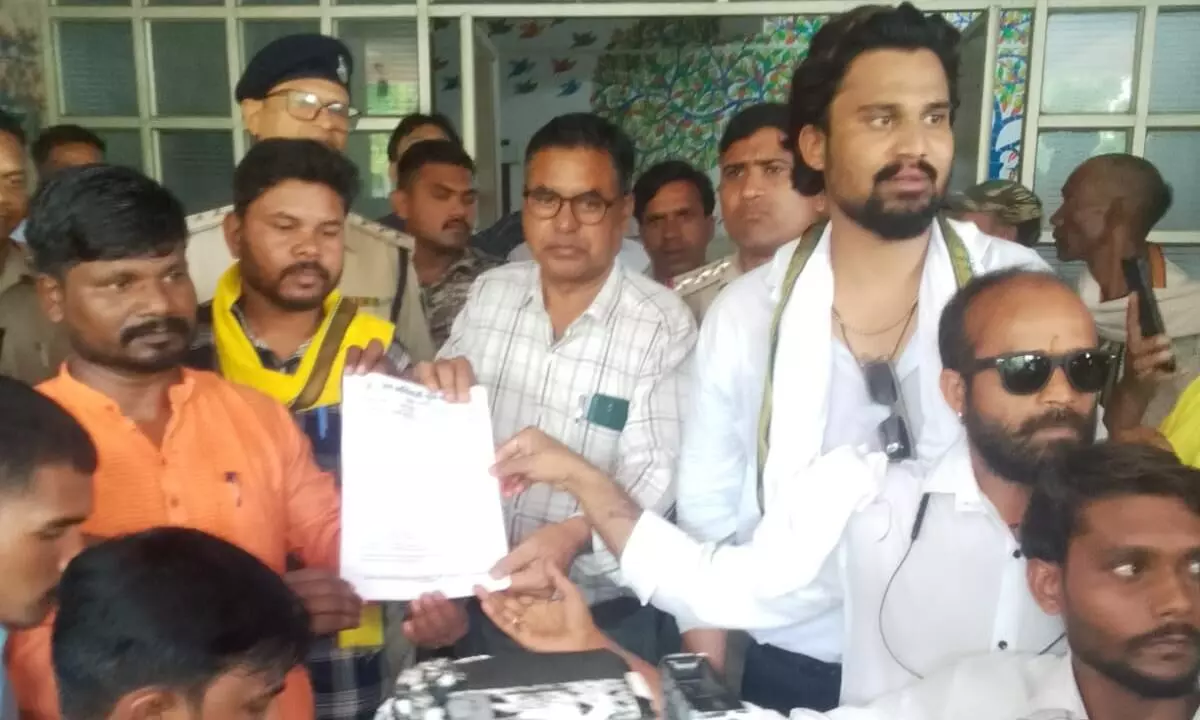पेपर लीक घोटाले एवं लोकतांत्रिक अधिकारों के समर्थन में जयस और छात्र संगठनों का शांतिपूर्ण प्रदर्शन पेपर लीक घोटाले एवं लोकतांत्रिक अधिकारों के समर्थन में जयस और छात्र संगठनों का शांतिपूर्ण प्रदर्शन