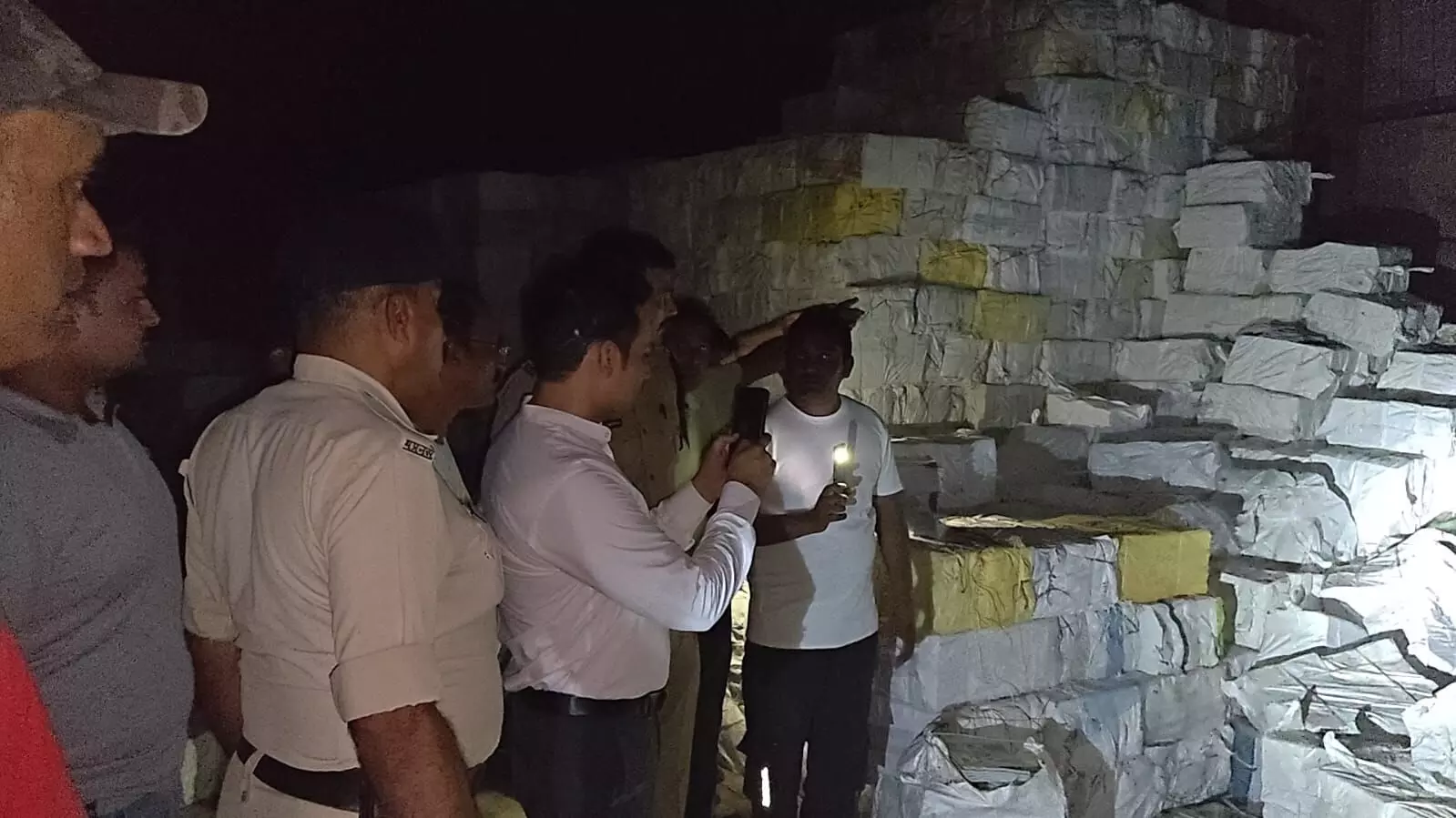 रीवा में पाठ्य पुस्तक निगम के गोदाम में लगी आग, जांच के आदेश रीवा में पाठ्य पुस्तक निगम के गोदाम में लगी आग, जांच के आदेश
