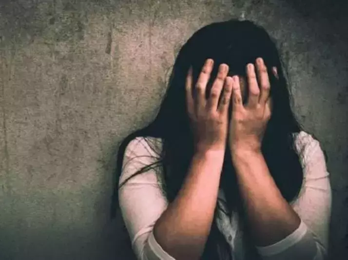 मां-बेटी सहित तीन महिलाओं से छेड़छाड़, शिकायत करने पर जान से मारने की धमकी मां-बेटी सहित तीन महिलाओं से छेड़छाड़, शिकायत करने पर जान से मारने की धमकी