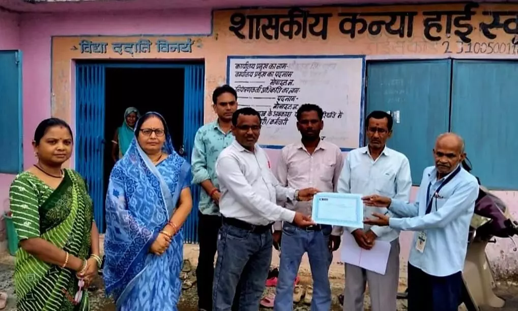 संस्कृति ज्ञान परीक्षा में उत्कृष्ट कार्य करने पर शिक्षक-संचालक सम्मानित संस्कृति ज्ञान परीक्षा में उत्कृष्ट कार्य करने पर शिक्षक-संचालक सम्मानित