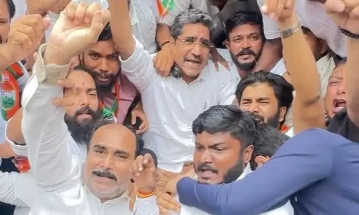 नीट पेपर लीक को लेकर राजनीतिक घमासान, कांग्रेस के राजभवन मार्च में पुलिस और कार्यकर्ताओं के बीच झड़प