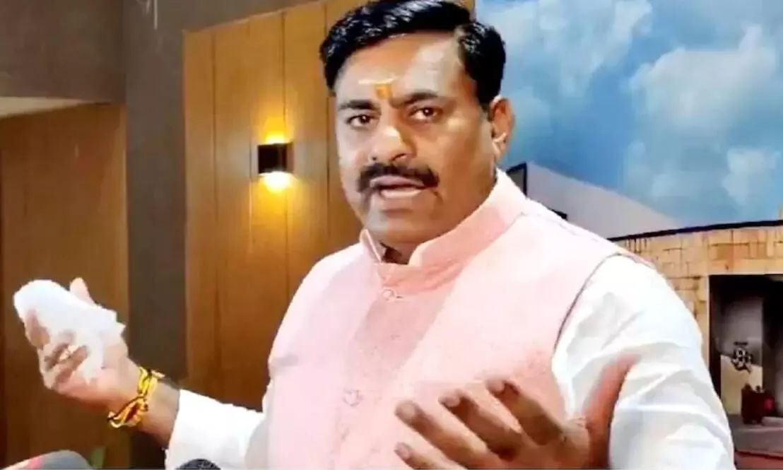 अलगे प्रदर्शन में बनेगी चटनी MP कांग्रेस कार्यालय के बाहर BJP विधायक के बिगड़े बोल अलगे प्रदर्शन में बनेगी चटनी MP कांग्रेस कार्यालय के बाहर BJP विधायक के बिगड़े बोल