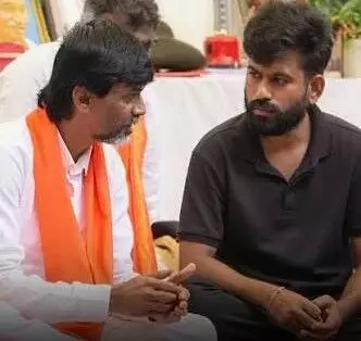कॉकरोच पार्टी के समर्थन में जंतर-मंतर पहुंचे मनोज जरांगे, दिल्ली के 16 मेट्रो स्टेशन अगले आदेश तक बंद कॉकरोच पार्टी के समर्थन में जंतर-मंतर पहुंचे मनोज जरांगे, दिल्ली के 16 मेट्रो स्टेशन अगले आदेश तक बंद