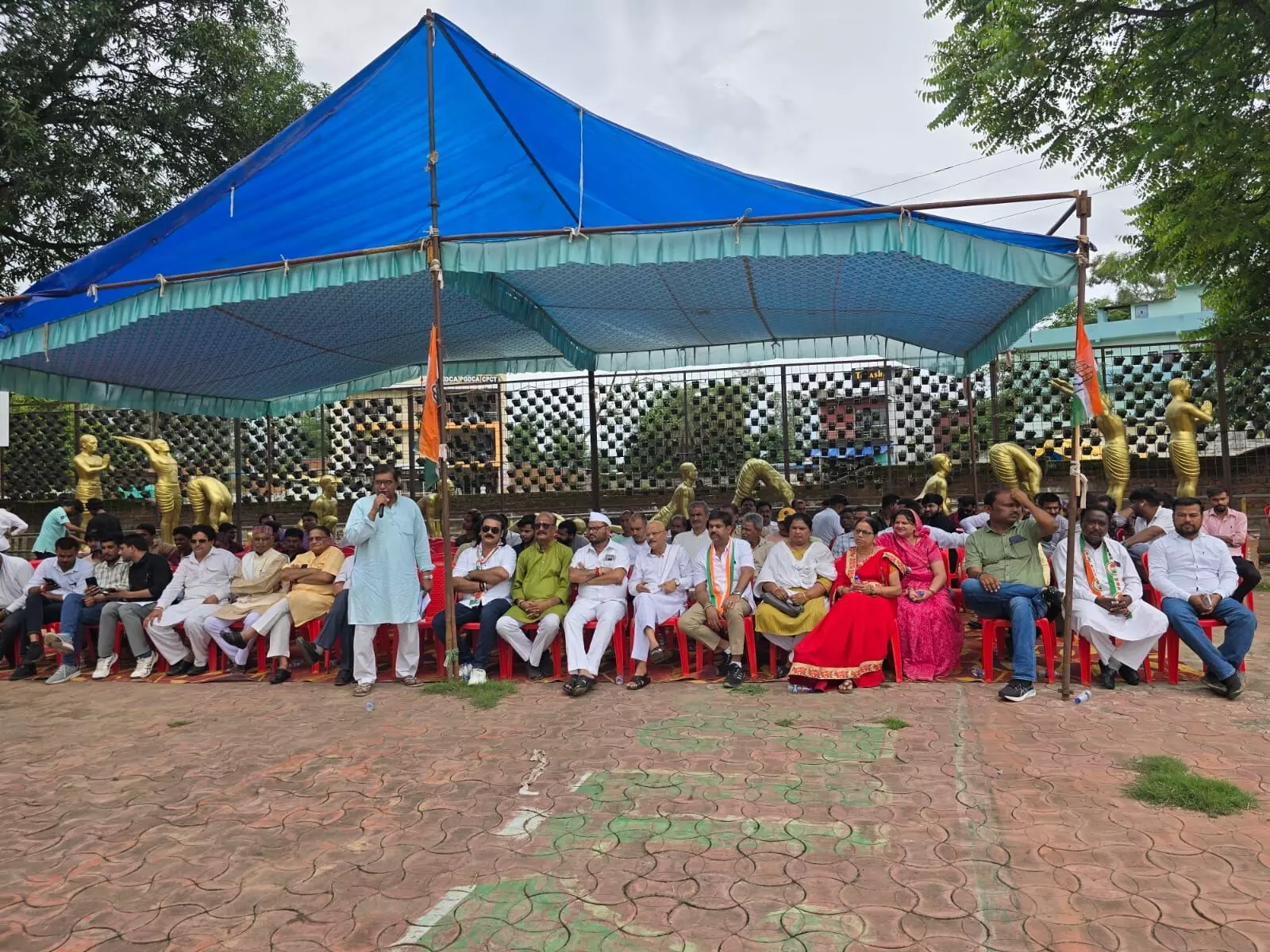 छात्रों के साथ हुई बर्बरता के विरोध में कांग्रेस का धरना-प्रदर्शन छात्रों के साथ हुई बर्बरता के विरोध में कांग्रेस का धरना-प्रदर्शन