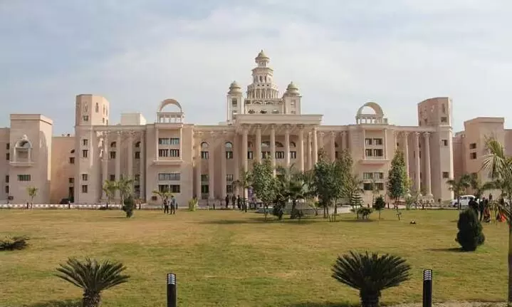 पेपर लीक के आरोपों के बाद यूटीयू बीटेक परीक्षा रद्द, आरोपी सहायक प्रोफेसर गिरफ्तार, व्हाट्सएप पर लीक किए थे सवाल पेपर लीक के आरोपों के बाद यूटीयू बीटेक परीक्षा रद्द, आरोपी सहायक प्रोफेसर गिरफ्तार, व्हाट्सएप पर लीक किए थे सवाल