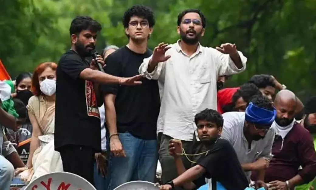 कॉकरोच जनता पार्टी का कल देशव्यापी प्रदर्शन, छात्र और समाजिक संगठनों से की ये अपील कॉकरोच जनता पार्टी का कल देशव्यापी प्रदर्शन, छात्र और समाजिक संगठनों से की ये अपील