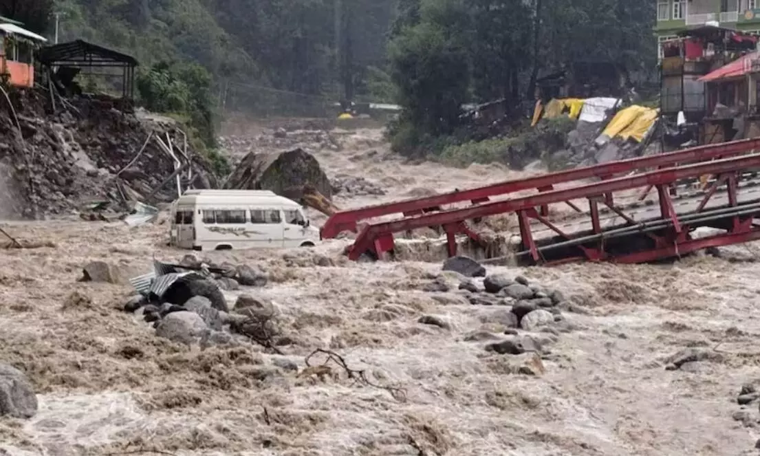 असम में हजारों परिवार प्रभावित, जम्मू-कश्मीर में लैंडस्लाइड की घटनाएं, IMD ने भारी बारिश का जारी किया अलर्ट असम में हजारों परिवार प्रभावित, जम्मू-कश्मीर में लैंडस्लाइड की घटनाएं, IMD ने भारी बारिश का जारी किया अलर्ट
