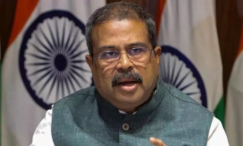 NEET पेपर लीक बवाल से लेकर शिक्षा मंत्री के इस्तीफे तक... कैसे कॉकरोचों ने सरकार को झुकने पर कर दिया मजबूर? NEET पेपर लीक बवाल से लेकर शिक्षा मंत्री के इस्तीफे तक... कैसे कॉकरोचों ने सरकार को झुकने पर कर दिया मजबूर?
