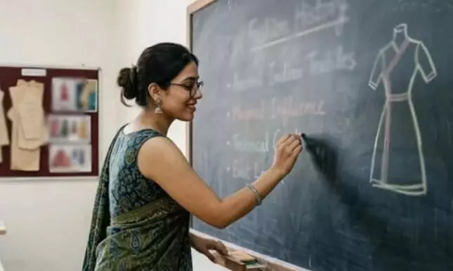 अतिथि शिक्षकों को राहत, री-जॉइनिंग में 90% ई-अटेंडेंस की अनिवार्यता में इस सत्र के लिए मिली शिथिलता अतिथि शिक्षकों को राहत, री-जॉइनिंग में 90% ई-अटेंडेंस की अनिवार्यता में इस सत्र के लिए मिली शिथिलता