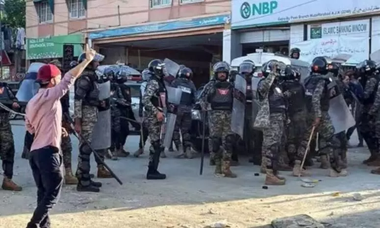 पहले फेज की वोटिंग जारी, कई वोटर्स ने किया बहिष्कार, पोलिंग बूथ रहे खाली