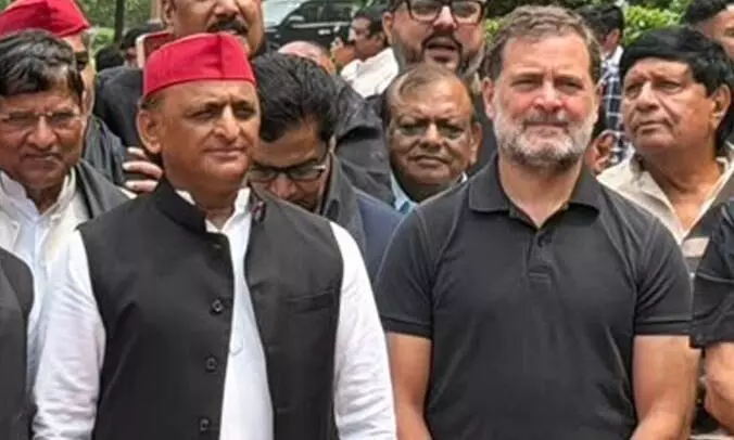 अखिलेश यादव ने सदन में दोहराए राहुल गांधी के आरोप, सरकार से मांगा जवाब, बचाव में रिजिजू बोले दोनों बातें अलग अखिलेश यादव ने सदन में दोहराए राहुल गांधी के आरोप, सरकार से मांगा जवाब, बचाव में रिजिजू बोले दोनों बातें अलग