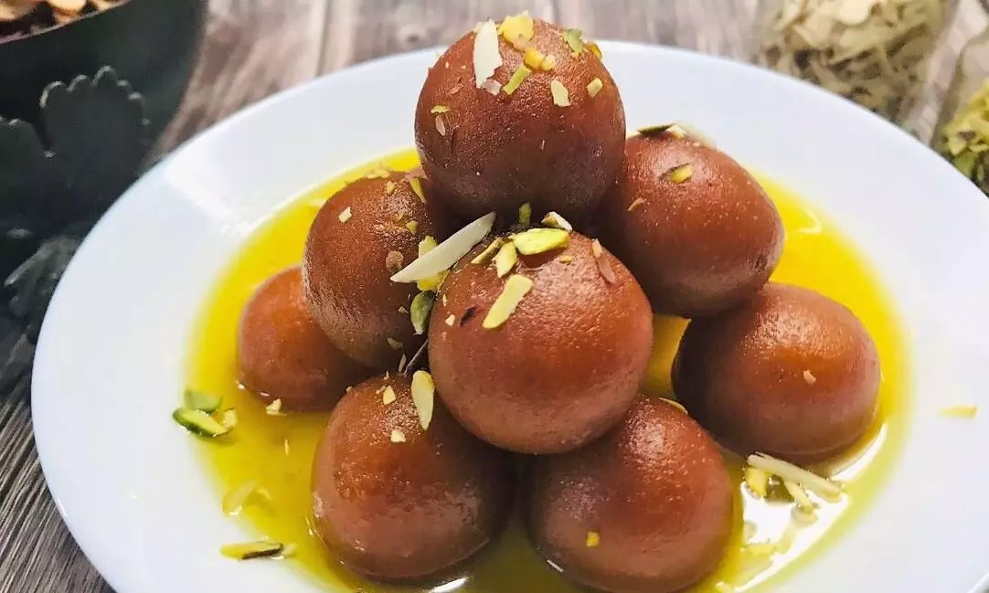 न मावा-न मैदा...सिर्फ 10 मिनट में बनाएं 1kg गुलाब जामुन, यहां देखें रेसिपी
