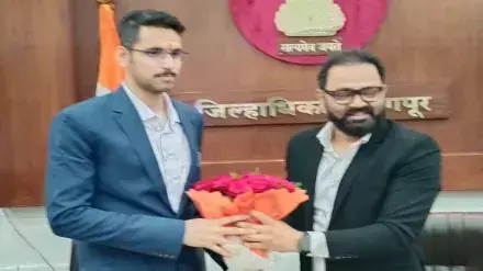 जिलाधिकारी और मनपा आयुक्त बनकर साइबर ठगी का प्रयास: फर्जी डीपी लगाकर अधिकारियों से मांगे पैसे जिलाधिकारी और मनपा आयुक्त बनकर साइबर ठगी का प्रयास: फर्जी डीपी लगाकर अधिकारियों से मांगे पैसे