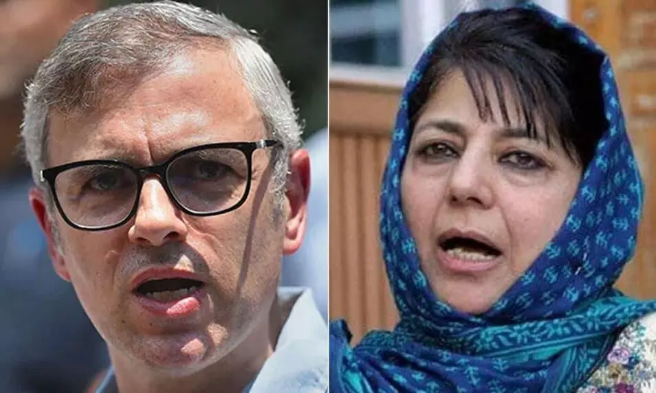 जम्मू-कश्मीर सीएम ने मृतकों के परिजनों को मुआवजा देने का किया ऐलान, महबूबा मुफ्ती ने उठाए सवाल जम्मू-कश्मीर सीएम ने मृतकों के परिजनों को मुआवजा देने का किया ऐलान, महबूबा मुफ्ती ने उठाए सवाल