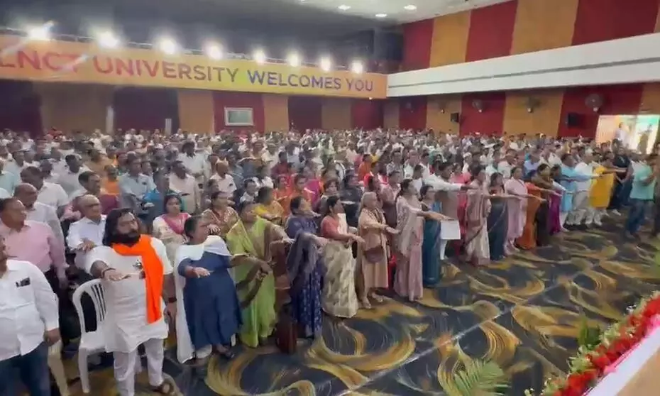कर्मश्री की बैठक में GEN - G युवाओं ने दिलाई नशा मुक्त फॉर विकसित भारत की शपथ कर्मश्री की बैठक में GEN - G युवाओं ने दिलाई नशा मुक्त फॉर विकसित भारत की शपथ