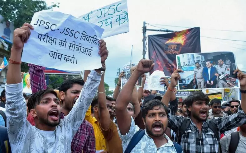 JPSC-JSSC विवाद को लेकर छात्रों का विरोध प्रदर्शन जारी, सरकार से बातचीत की मांग पर अड़े