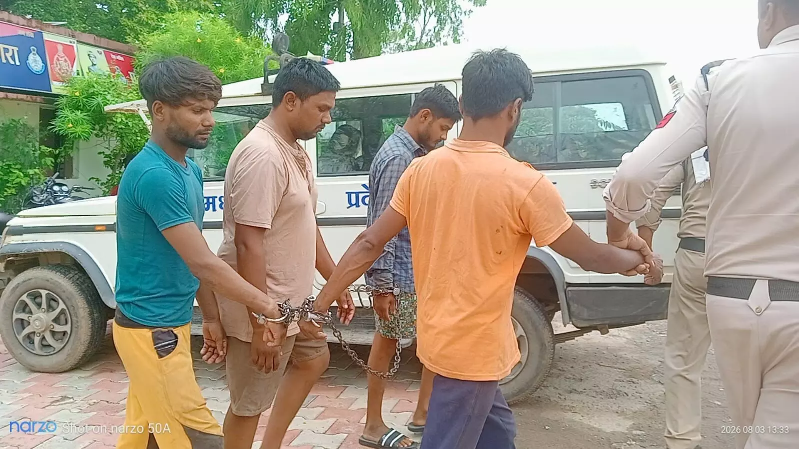 रिटायर्ड शिक्षक के घर में चोरी करने वाले गिरफ्तार रिटायर्ड शिक्षक के घर में चोरी करने वाले गिरफ्तार