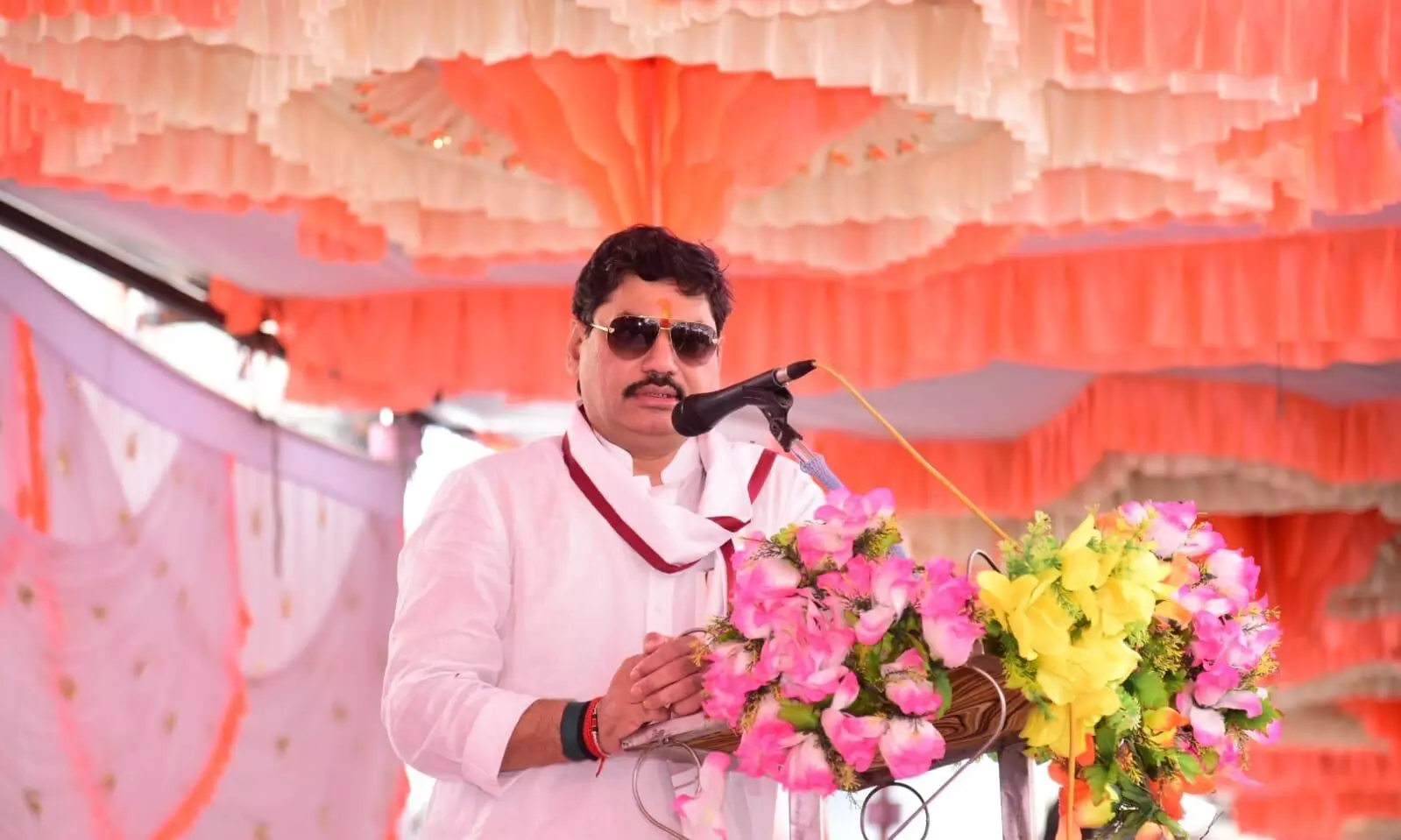 पंकजा मुंडे बोलीं- राजनीति से संन्यास लेने का मन करता है, धनंजय मुंडे ने भी जताई मौजूदा सियासत पर नाराजगी पंकजा मुंडे बोलीं- राजनीति से संन्यास लेने का मन करता है, धनंजय मुंडे ने भी जताई मौजूदा सियासत पर नाराजगी