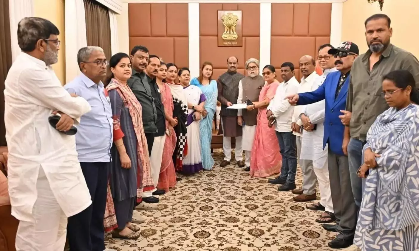 NDA की साप्ताहिक मंगल मिलन बैठक में तीन MPs नहीं पहुंचे, अबू ताहेर खान ने किया बड़ा दावा NDA की साप्ताहिक मंगल मिलन बैठक में तीन MPs नहीं पहुंचे, अबू ताहेर खान ने किया बड़ा दावा