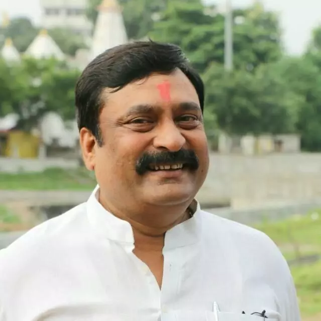 राजनीतिक सरगर्मी , गूंगी गुड़िया टिप्पणी पर महाराष्ट्र की राजनीति गरमाई राजनीतिक सरगर्मी , गूंगी गुड़िया टिप्पणी पर महाराष्ट्र की राजनीति गरमाई