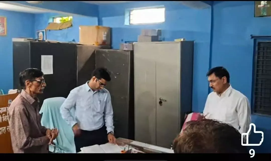 प्रभारी प्राचार्य सहित चार शिक्षकों का इंक्रीमेंट रोकने के निर्देश प्रभारी प्राचार्य सहित चार शिक्षकों का इंक्रीमेंट रोकने के निर्देश