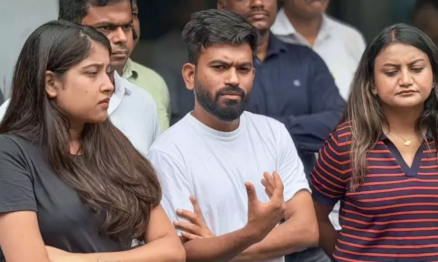 क्या है कॉकरोच जनता पार्टी का क्या बोलती पब्लिक कैंपेन? सिंतबर से पूरे देश में चलाएगी पार्टी