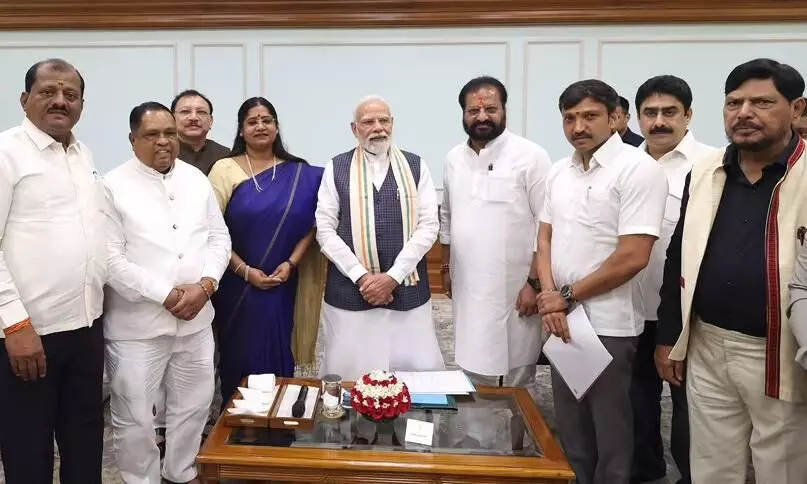 सांसद निंबालकर ने प्रधानमंत्री से की मुलाकात, कहा- धाराशिव के विकास कार्यों और लंबित मुद्दों पर हुई चर्चा सांसद निंबालकर ने प्रधानमंत्री से की मुलाकात, कहा- धाराशिव के विकास कार्यों और लंबित मुद्दों पर हुई चर्चा