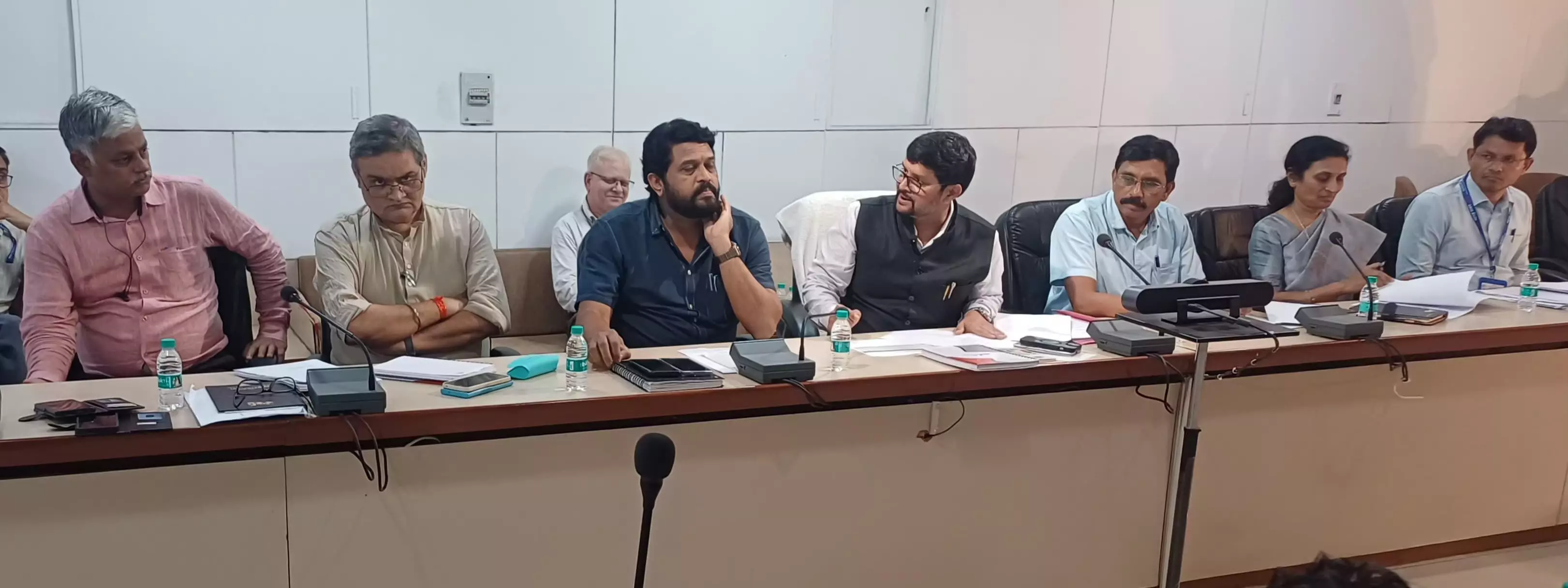 लगाने थे 30 हजार और लगे केवल 800 चेक मीटर, 60 दिन में 29 हजार से ज्यादा चेक मीटर लगाने का दावा लगाने थे 30 हजार और लगे केवल 800 चेक मीटर, 60 दिन में 29 हजार से ज्यादा चेक मीटर लगाने का दावा