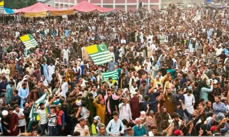 लगातार विरोध प्रदर्शन के चलते PoK में टला तीसरे चरण का मतदान, शहबाज की पार्टी PML-N ने 24 सीटों पर दर्ज की जीत लगातार विरोध प्रदर्शन के चलते PoK में टला तीसरे चरण का मतदान, शहबाज की पार्टी PML-N ने 24 सीटों पर दर्ज की जीत
