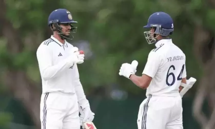 कप्तान गिल की चोट पर आया बड़ा अपडेट, श्रीलंका के खिलाफ पहला टेस्ट खेलेंगे या नहीं? कोच ने बताया कप्तान गिल की चोट पर आया बड़ा अपडेट, श्रीलंका के खिलाफ पहला टेस्ट खेलेंगे या नहीं? कोच ने बताया
