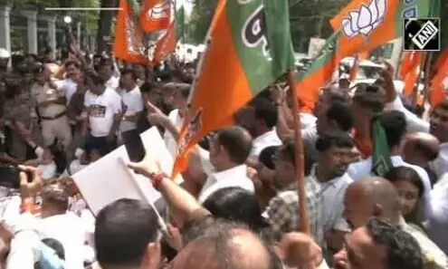 झारखंड BJP ने आज राज्यव्यापी बंद का किया आह्वान, कांग्रेस ने भाजपा पर लगाया छात्रों को भटकाने का आरोप झारखंड BJP ने आज राज्यव्यापी बंद का किया आह्वान, कांग्रेस ने भाजपा पर लगाया छात्रों को भटकाने का आरोप