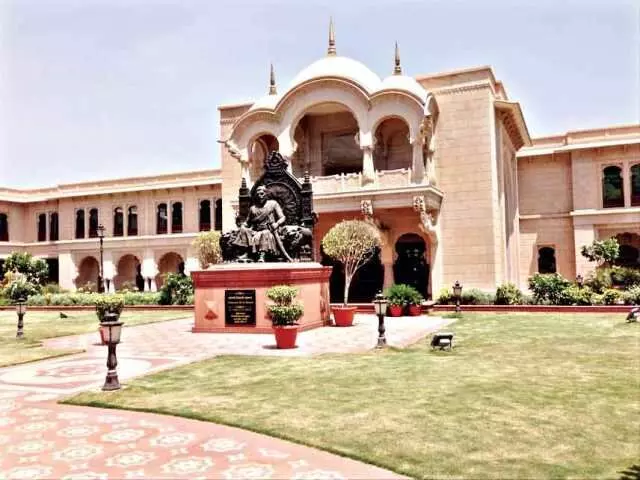 राजधानी में महाराष्ट्र का सांस्कृतिक और पारंपरिक कला महोत्सव,16 और 17 अगस्त को नवीन महाराष्ट्र सदन में होगा आयोजन राजधानी में महाराष्ट्र का सांस्कृतिक और पारंपरिक कला महोत्सव,16 और 17 अगस्त को नवीन महाराष्ट्र सदन में होगा आयोजन