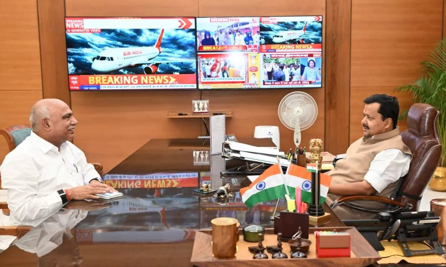 दतिया उपचुनाव के बाद बीजेपी राष्ट्रीय अध्यक्ष नितिन नबीन से एमपी प्रदेश अध्यक्ष हेमंत खंडेलवाल ने की मुलाकात, हार पर हुई चर्चा दतिया उपचुनाव के बाद बीजेपी राष्ट्रीय अध्यक्ष नितिन नबीन से एमपी प्रदेश अध्यक्ष हेमंत खंडेलवाल ने की मुलाकात, हार पर हुई चर्चा
