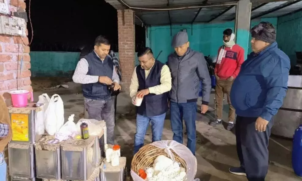 बाजारों में बिक रहे नकली और अमानक दूध, घी और दूध से बने प्रोडक्ट, 321 सैंपल की जांच में 73 मिले अमानक