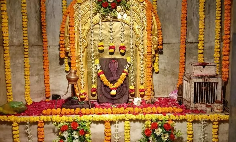 एक ही दिन पड़ रहा है नाग पंचमी और सावन का तीसरा सोमवार, राजन शेष मंदिर में उमड़ेगा जनसैलाब एक ही दिन पड़ रहा है नाग पंचमी और सावन का तीसरा सोमवार, राजन शेष मंदिर में उमड़ेगा जनसैलाब