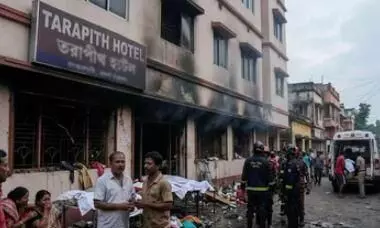 बीरभूम के तारापीठ में एक होटल में लगी भीषण आग, 7 की मौत कई घायल, हिरासत में होटल मालिक