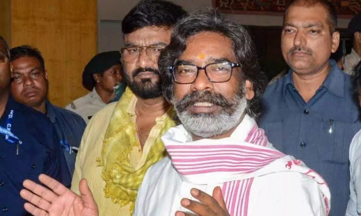 CM हेमंत सोरेन ने मानी सभी बड़ी मांगें, देवेंद्र महतो ने खत्म की भूख हड़ताल CM हेमंत सोरेन ने मानी सभी बड़ी मांगें, देवेंद्र महतो ने खत्म की भूख हड़ताल