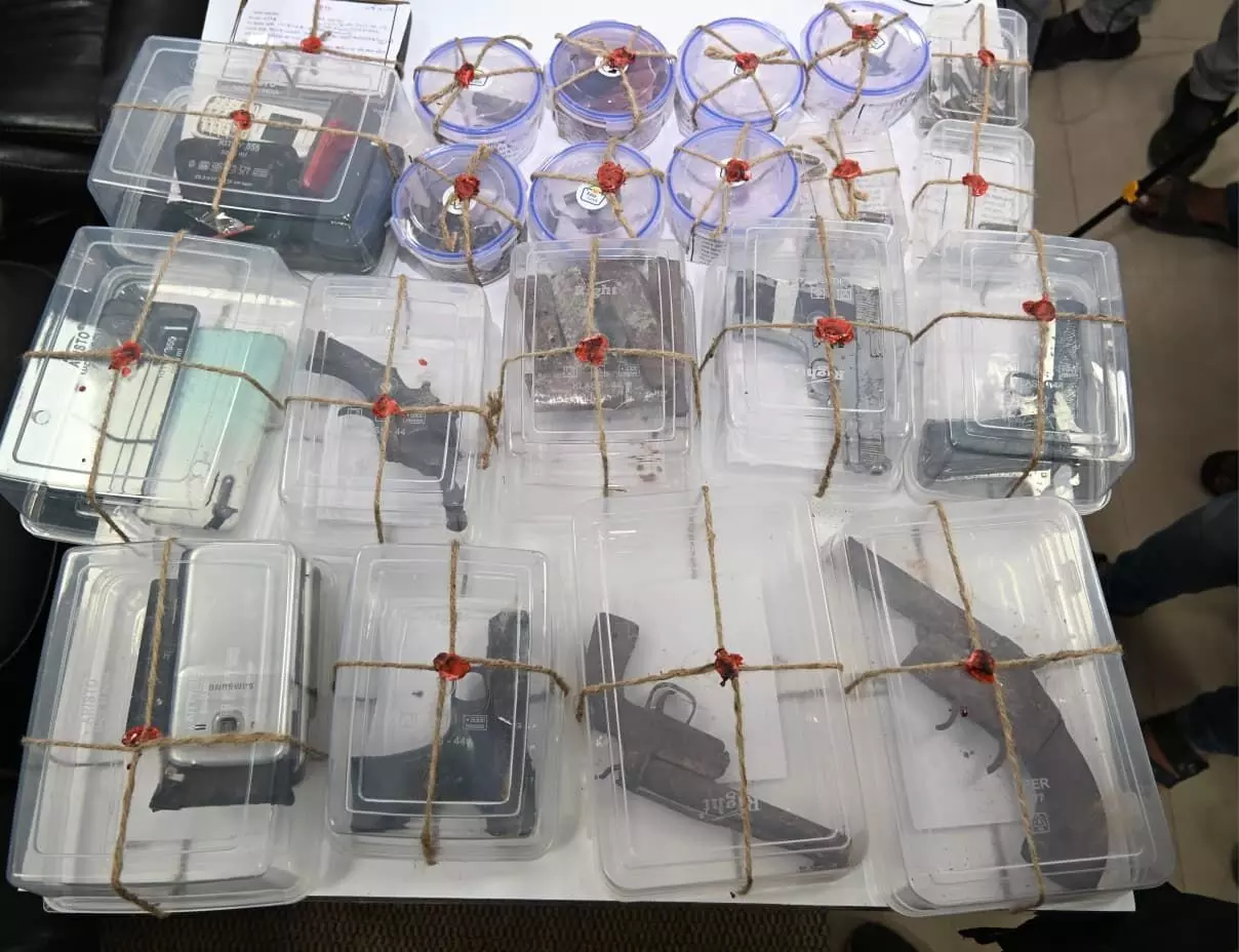 हत्या के प्रयास प्रकरण में फरार चल रहा ईनामी आरोपी शेख आदिल गिरफ्तार हत्या के प्रयास प्रकरण में फरार चल रहा ईनामी आरोपी शेख आदिल गिरफ्तार