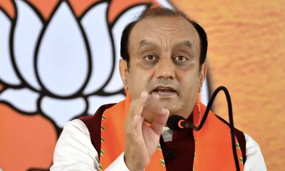 कांग्रेस के वंदे मातरम् गायन के फैसले पर BJP प्रवक्ता का हमला, कहा- बेहद शर्मनाक और निंदनीय कांग्रेस के वंदे मातरम् गायन के फैसले पर BJP प्रवक्ता का हमला, कहा- बेहद शर्मनाक और निंदनीय