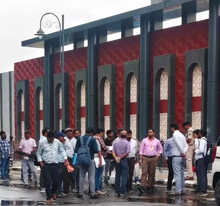 रेलवे बोर्ड दिल्ली के अधिकारी का औचक निरीक्षण, देखा काम रेलवे बोर्ड दिल्ली के अधिकारी का औचक निरीक्षण, देखा काम
