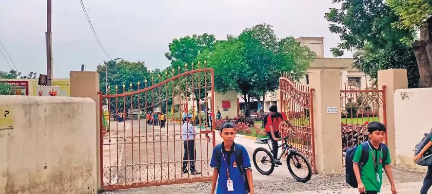 अजनी केंद्रीय विद्यालय में नियमित रहीं कक्षाएं, बच्चे समझे मॉक ड्रिल नहीं मची अफरा-तफरी अजनी केंद्रीय विद्यालय में नियमित रहीं कक्षाएं, बच्चे समझे मॉक ड्रिल नहीं मची अफरा-तफरी